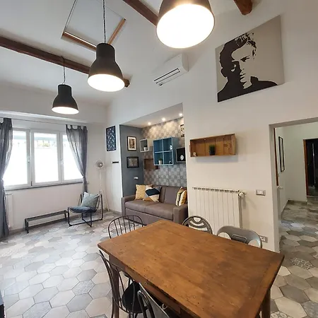 维拉西尼度假屋 度假居 *